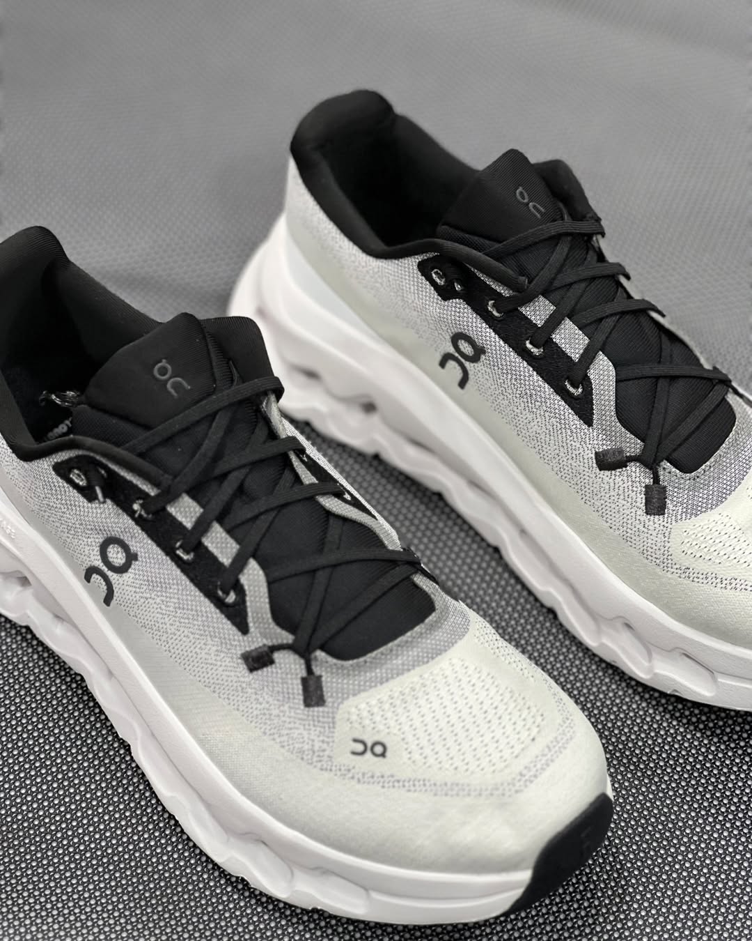 On Running Cloudtilt Black/Ivory