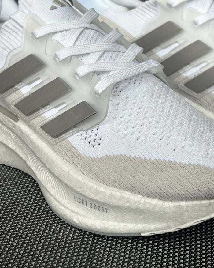 adidas Ultraboost 5 "Beige" look 2