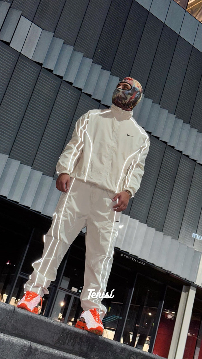 Nike Sportswear Reflective Track Jacket y Pants look 5