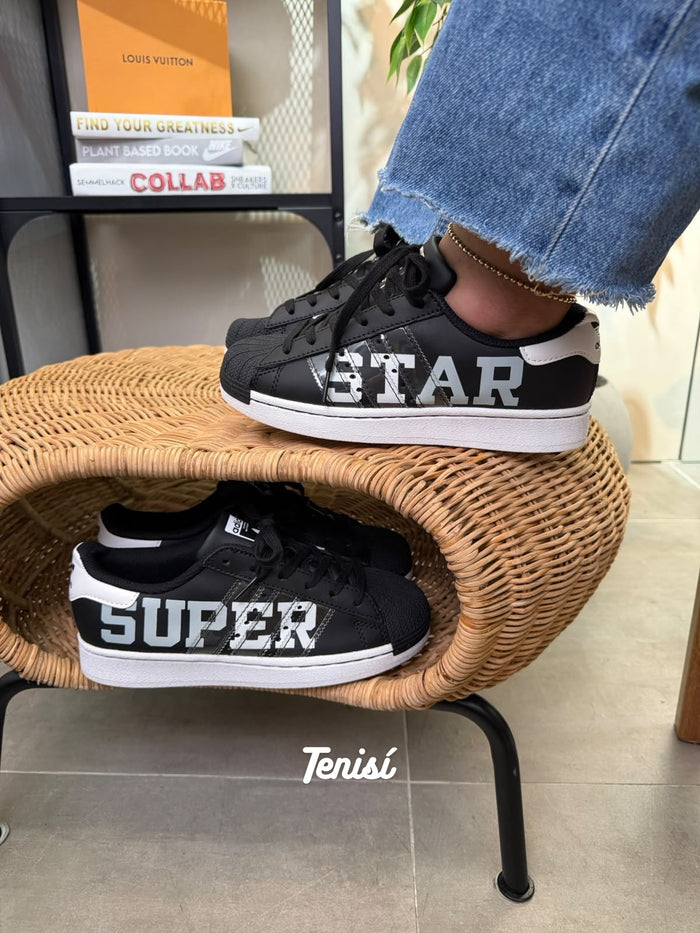 adidas Superstar “Super Star Black” look 2