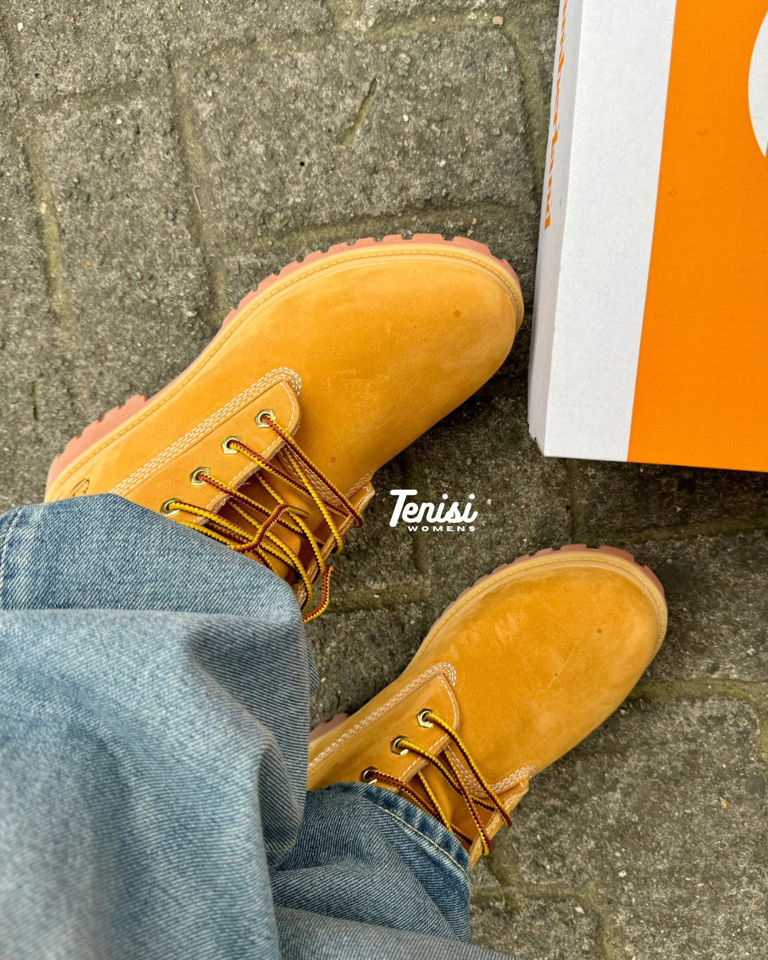 Botas Timberland Premium 6-Inch combinadas con outfit urbano streetwear