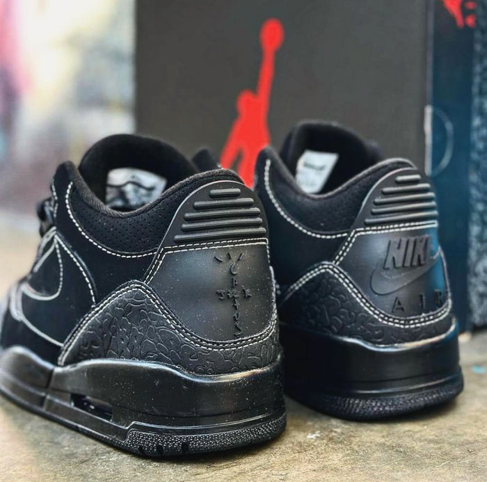 Air Jordan 3 X Travis scott “Black” look 1