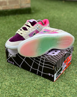 Nike Dunk Low x Spider-Verse "Gwen Stacy" vista 7
