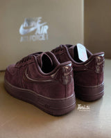 Nike Air Force 1 Low "Burgundy Crush" Suede Pack vista 3