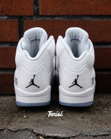 Air Jordan 5 “Blanco Metalico” vista 2