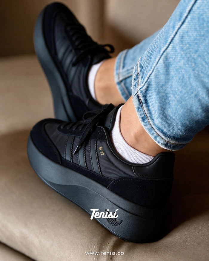 adidas SL 72 “Negro Total” look 3