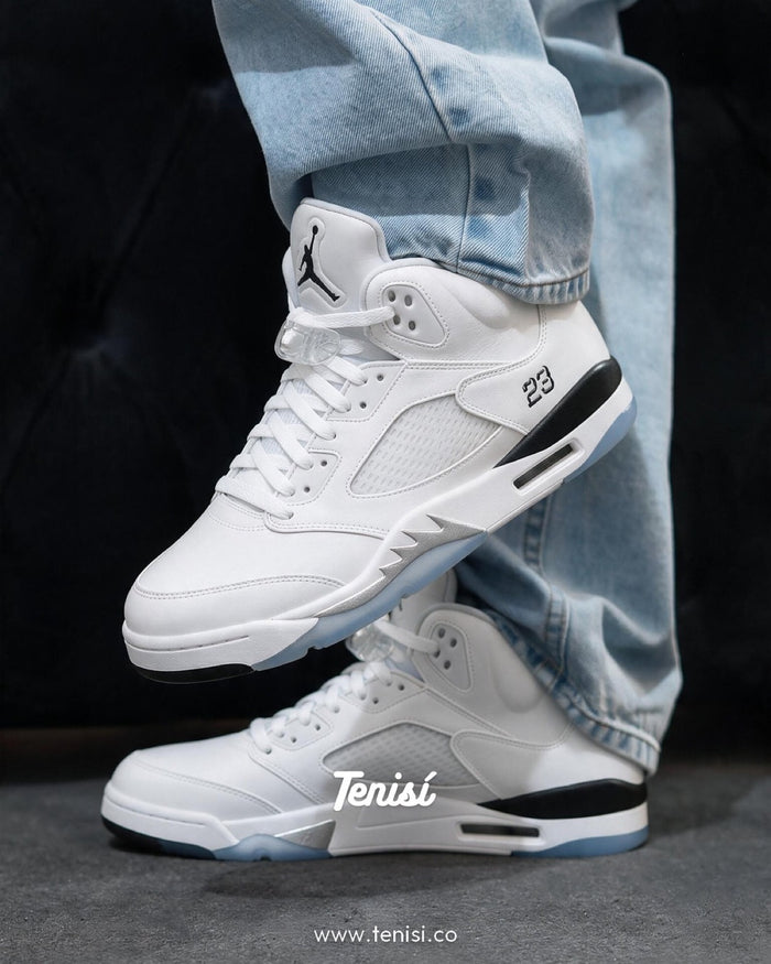 Air Jordan 5 “Blanco Metalico” look 2