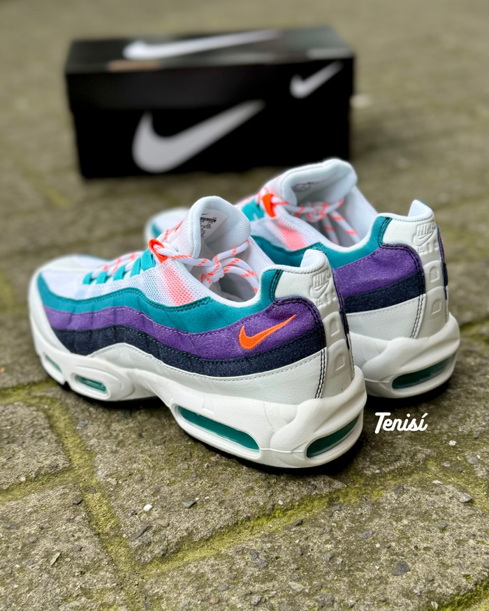 Nike Air Max 95 “Blue Purple” look 3