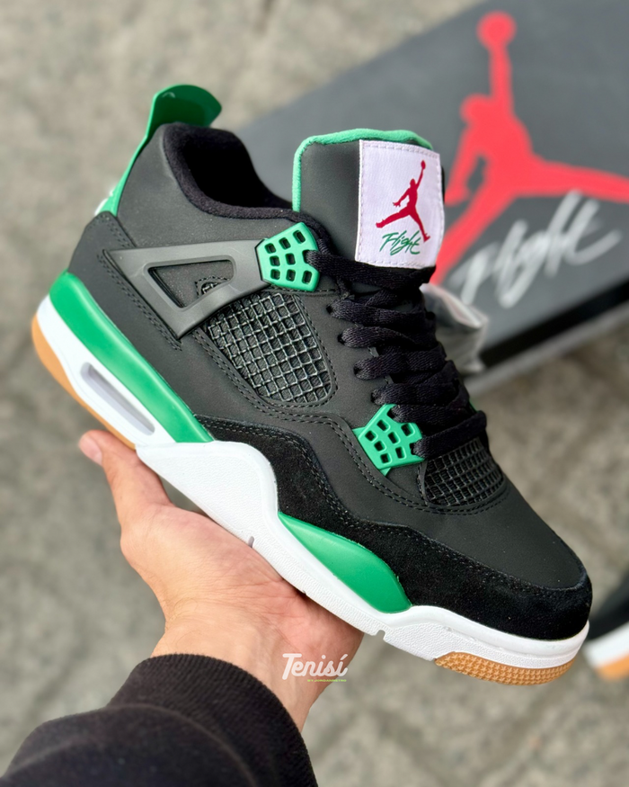 Nike SB x Air Jordan 4 “Pine Black” look 3