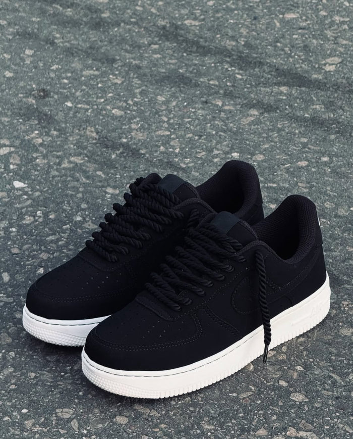 Nike Air Force 1 Low “Black White” look 1