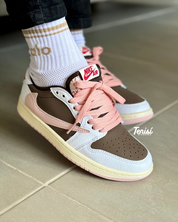 Air Jordan 1 x Travis Scott “Pink” look 3