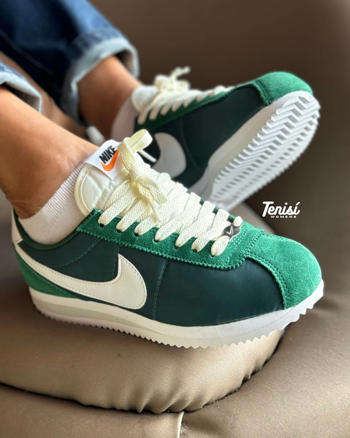 Nike Cortez “Green” look 1