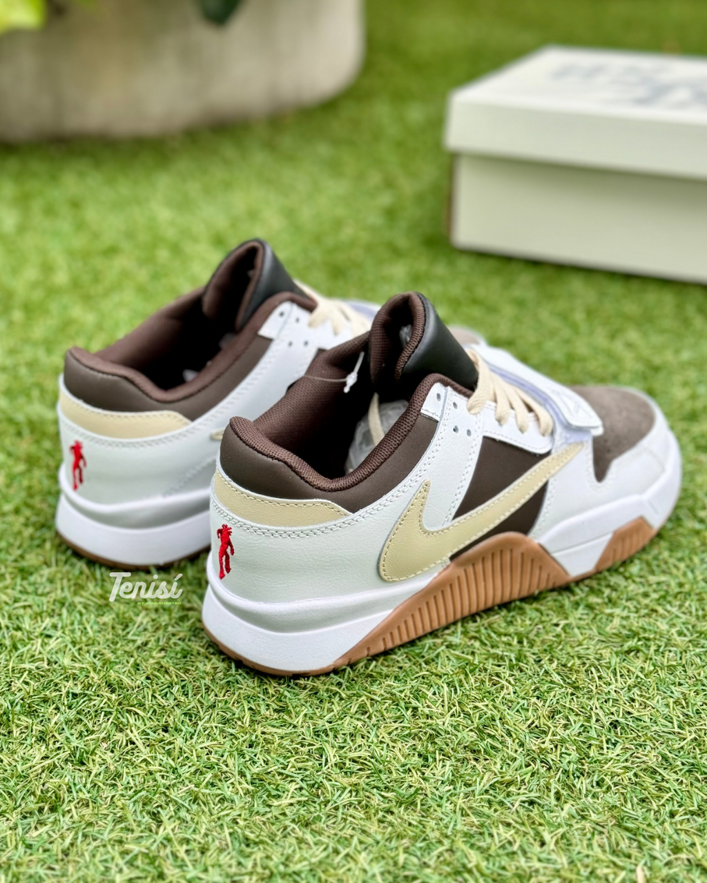 Jordan x Travis Scott “Mocha” (Sample)