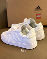adidas Grand Court x Lego “Triple White” vista 2