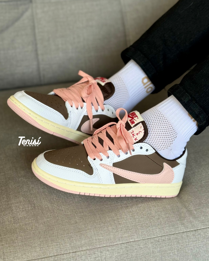 Air Jordan 1 x Travis Scott “Pink” look 1