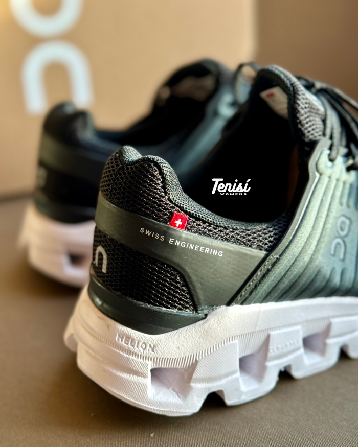 On Cloudswift Running look 3