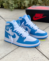Air Jordan 1 Alto “UNC” vista 1