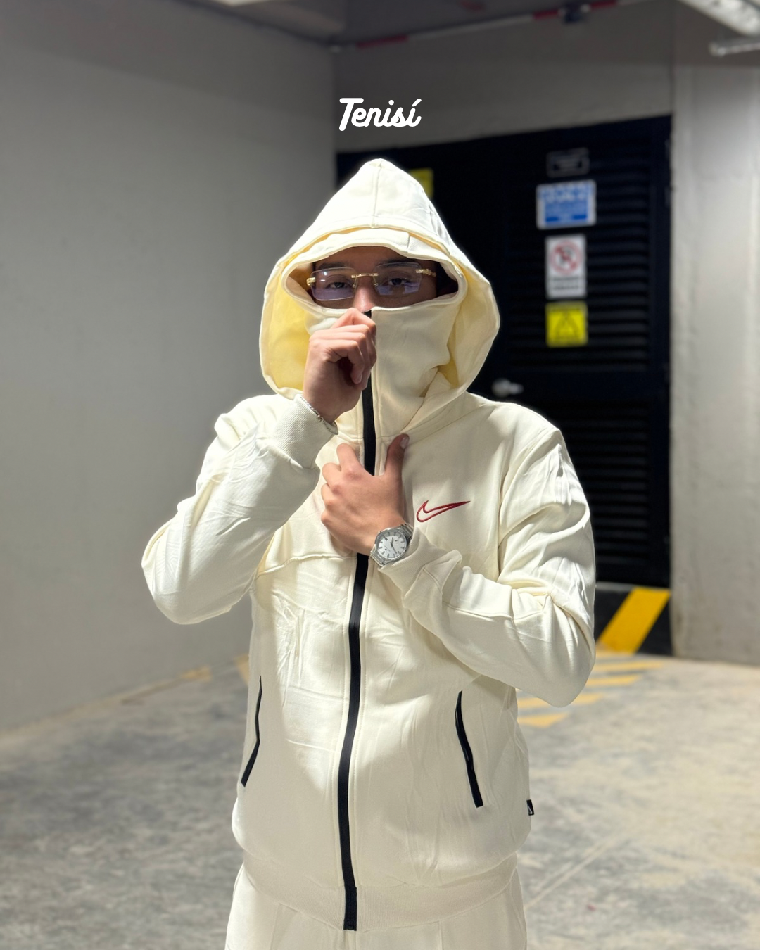 Conjunto Nike con Balaclava “Beige”