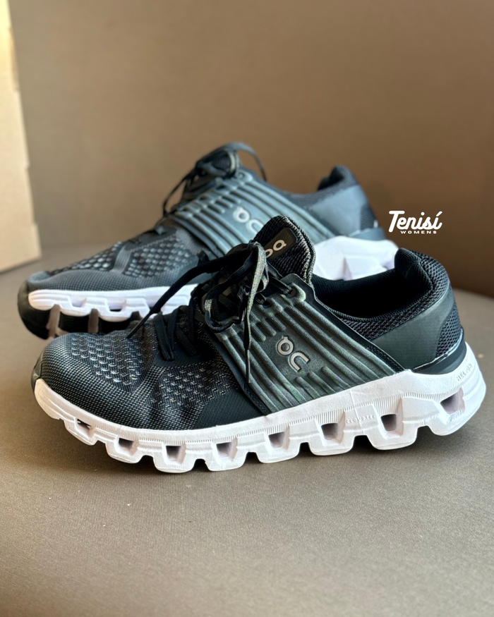 On Cloudswift Running look 5