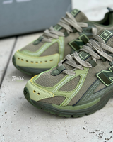 New Balance 1906R “Dark Moss” vista 2