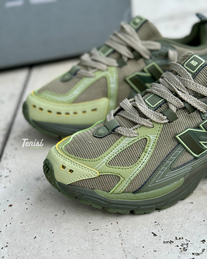 New Balance 1906R “Dark Moss” look 1