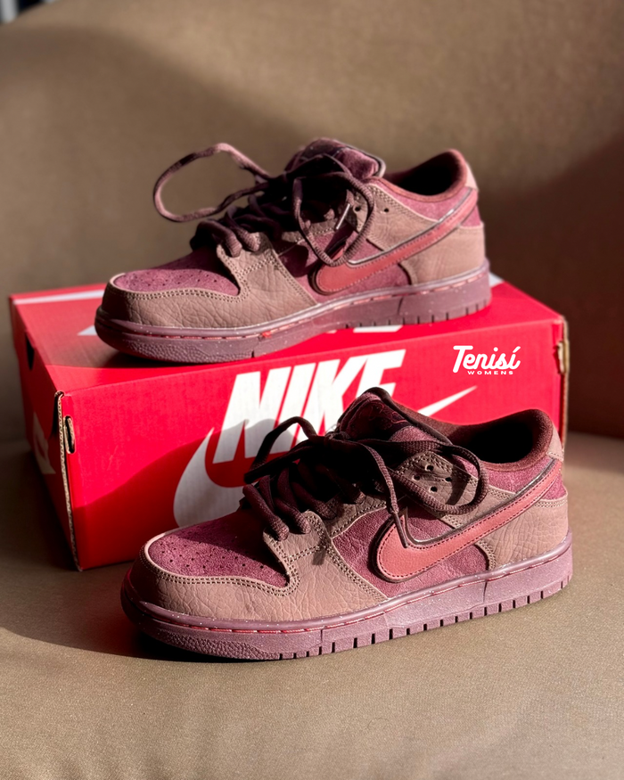 Nike Dunk Low Sb “City Of love” look 1