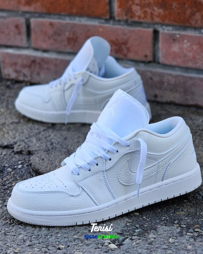 Nike Jordan 1 “Triple White” look 1