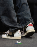 Air Jordan 1 Low OG x Travis Scott – Medium Olive vista 2