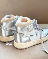 Nike Jordan 1 High x Tenisi “Silver” vista 2