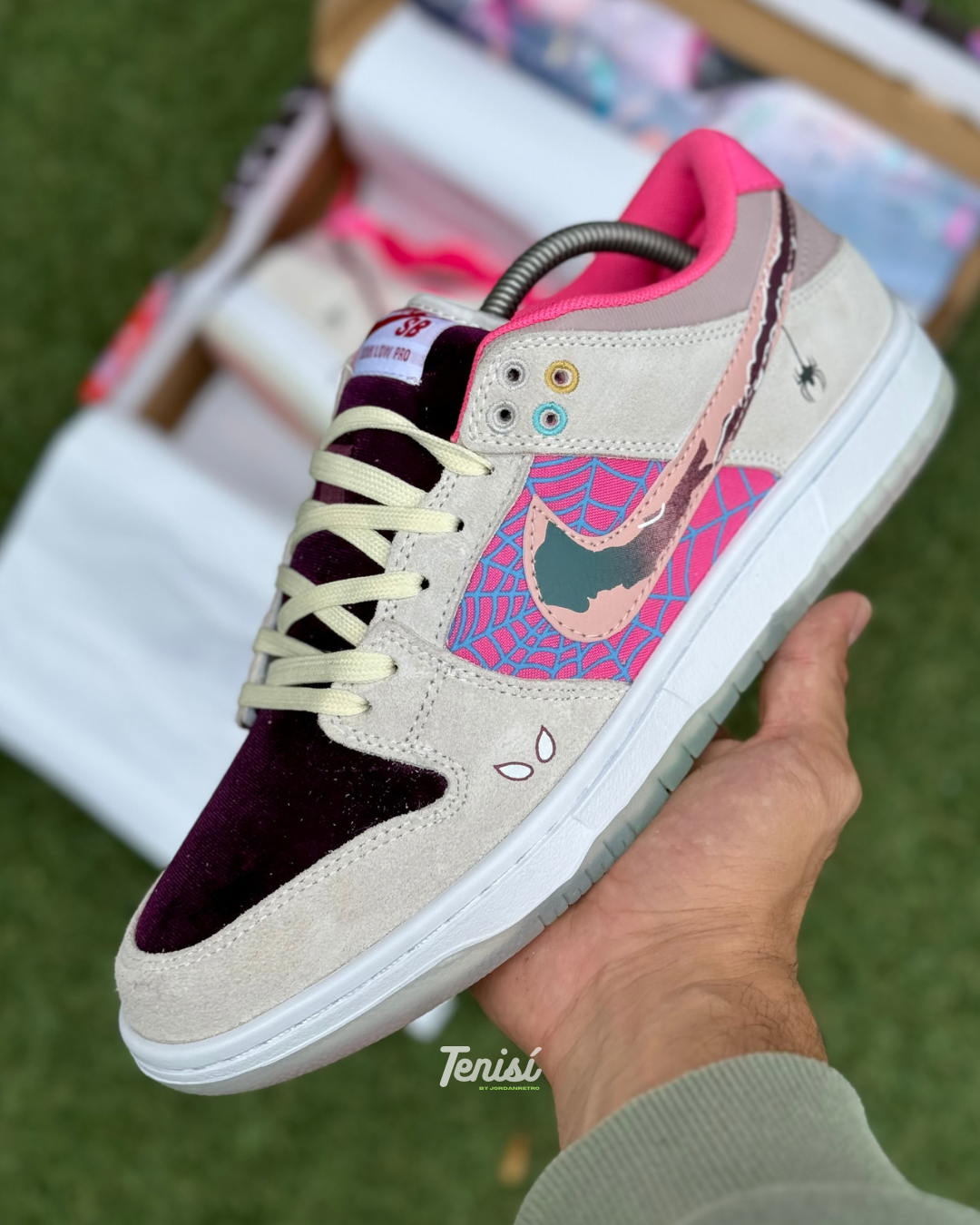 Nike Dunk Low x Spider-Verse "Gwen Stacy"