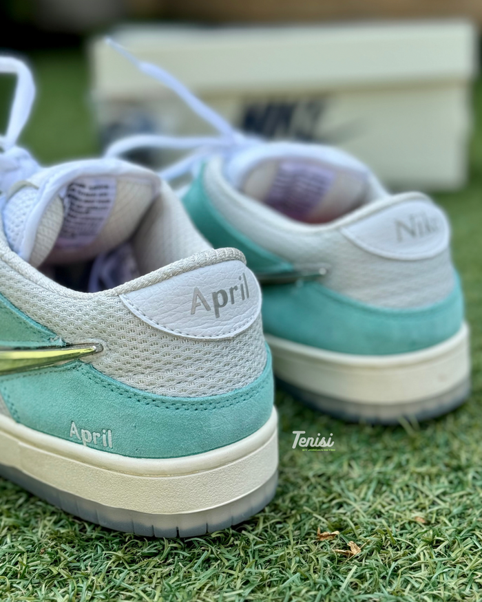 Nike Dunk x April look 5
