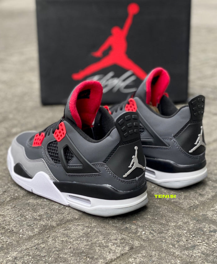 Air Jordan 4 “Infrared” look 1