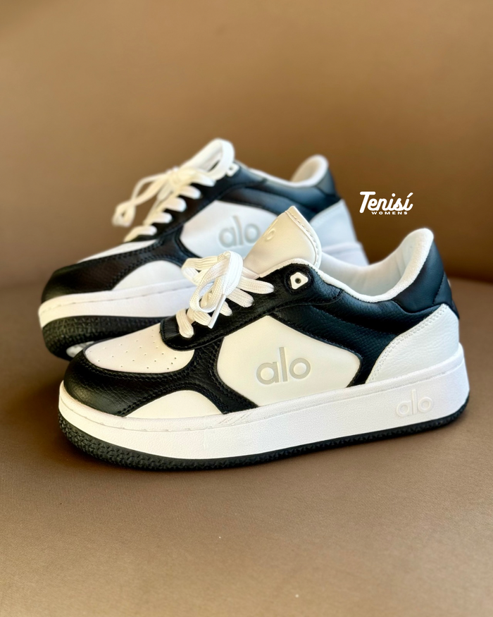Alo Recovery Mode Sneaker “Panda” look 1