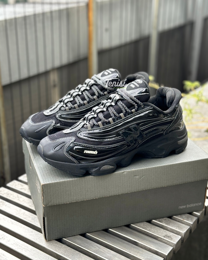 New Balance 1000 x Anime Leon Deor “Triple Black” look 5