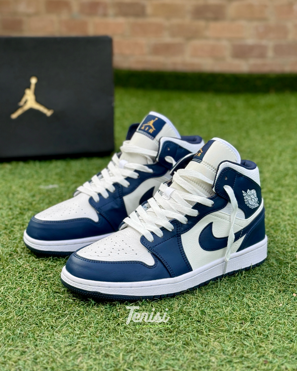 Air Jordan 1 Mid “Midnight Navy”