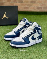 Air Jordan 1 Mid “Midnight Navy” vista 1