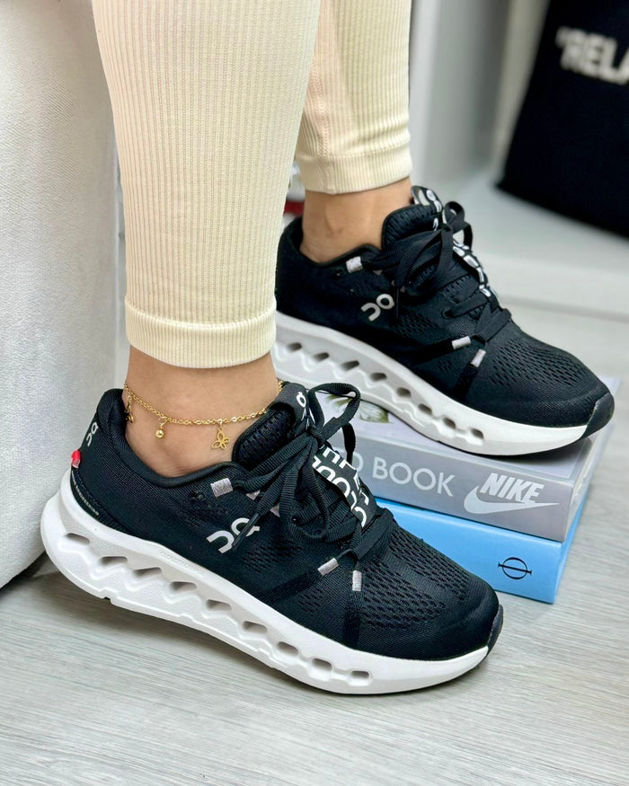 On Cloudswift Running 3 “Black/White” look 1