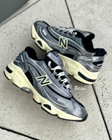 New Balance 1000 x Anime Leon Deor “Grey” vista 5