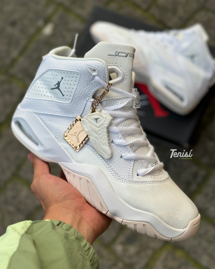 Jordan B'LOYAL look 3