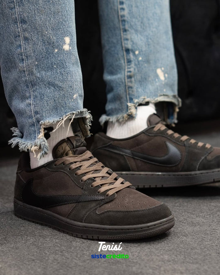 Air Jordan 1 x Travis Scott “CAFE" look 3