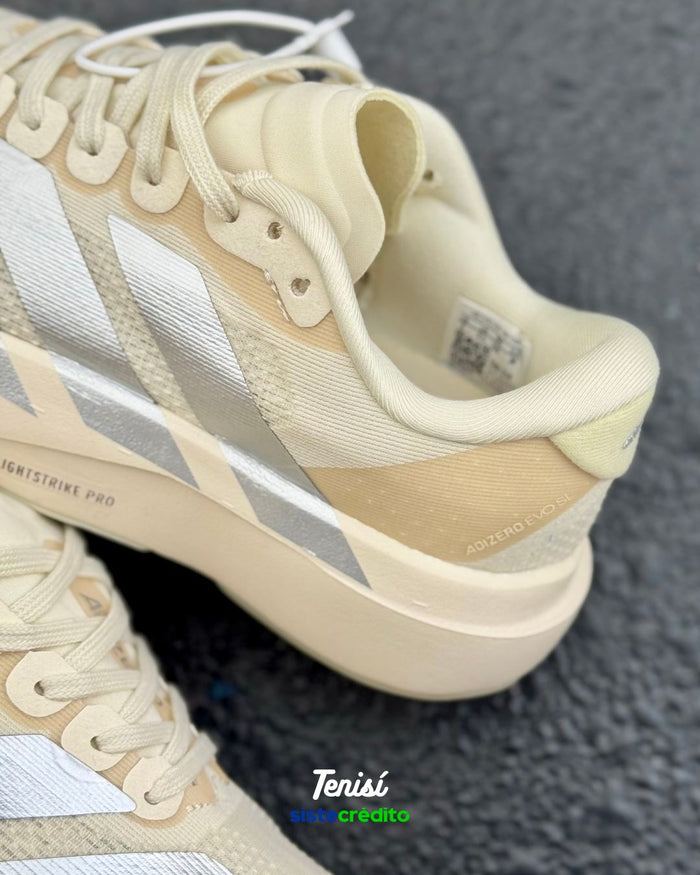 Adidas Adizero EVO 3 Beige look 1