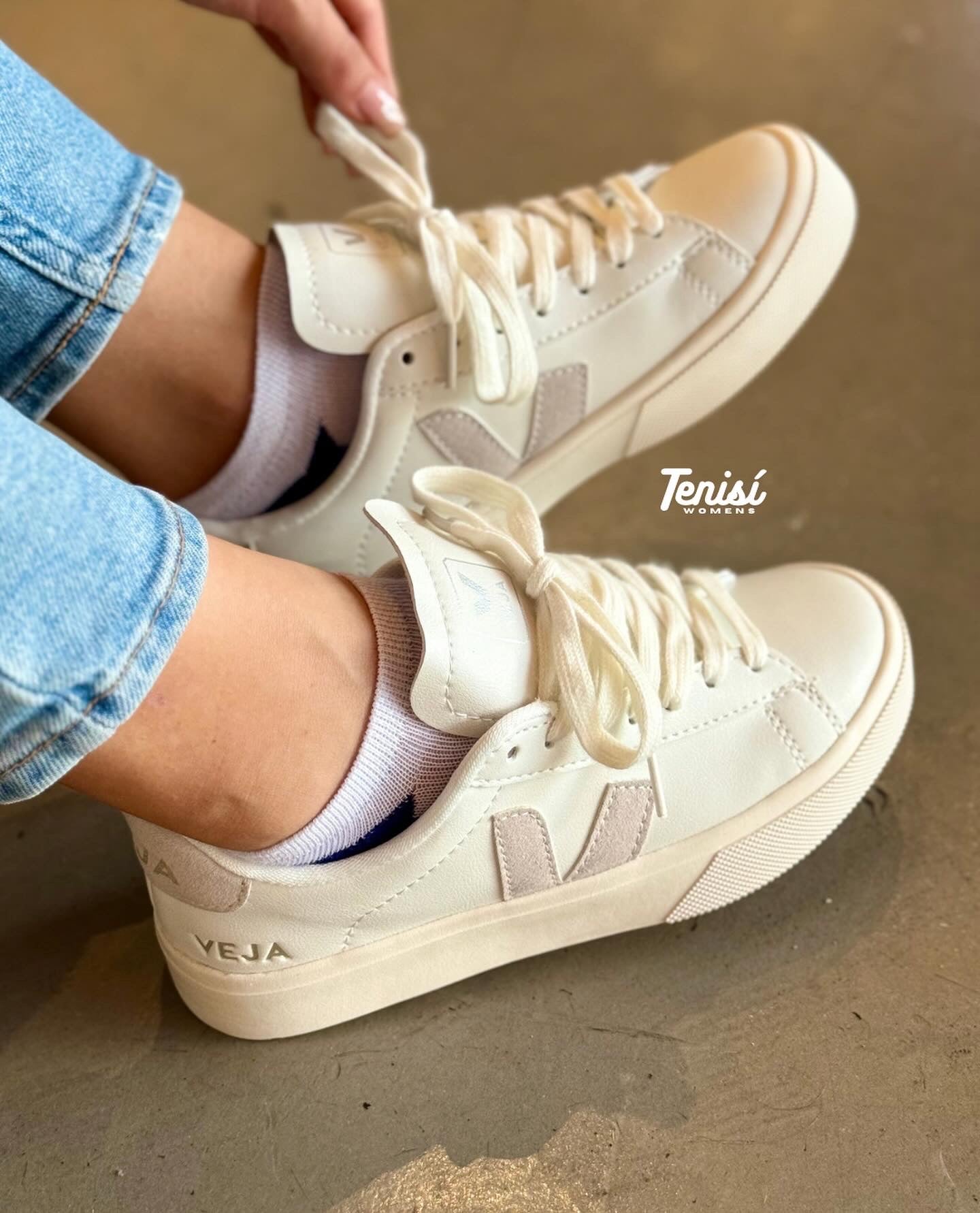 VEJA “Beige”