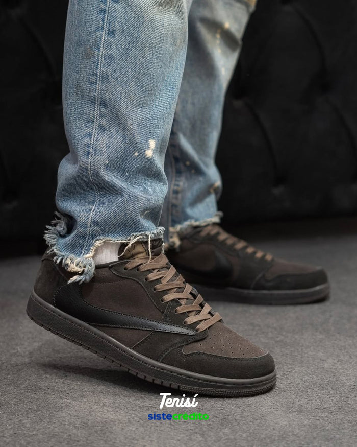 Air Jordan 1 x Travis Scott “CAFE" look 5
