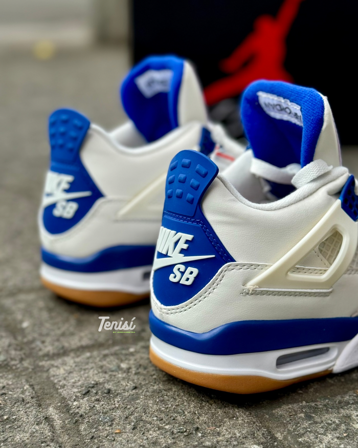 Nike SB x Air Jordan 4 “Industrial Blue” look 3