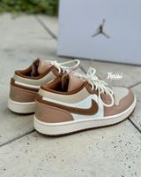 Air Jordan 1 Low “Tan Brown” vista 3