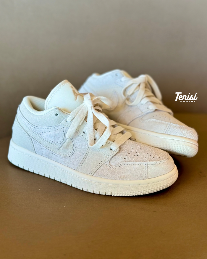 Nike Air Jordan 1 Low SE Craft look 1