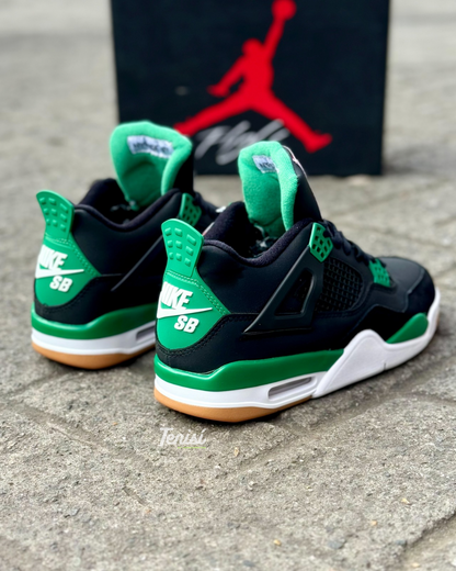 Nike SB x Air Jordan 4 “Pine Black”