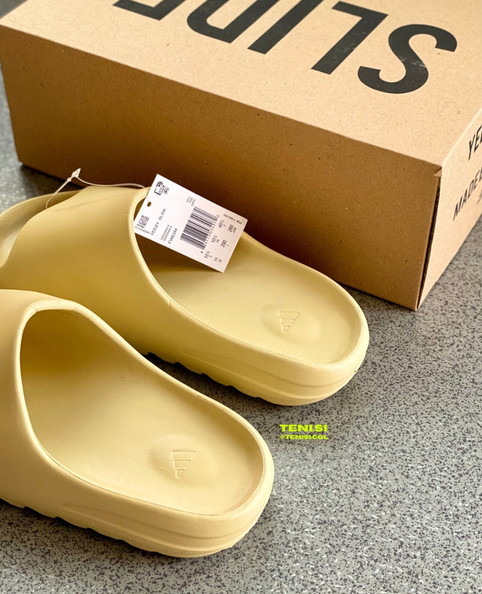 adidas Yeezy “Slide” beige look 5