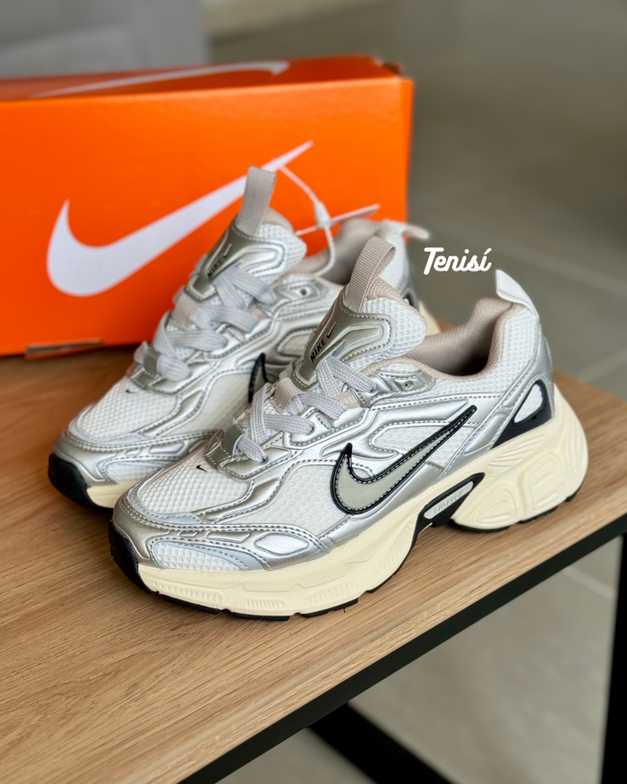 Nike V5K Run “Grey” look 4