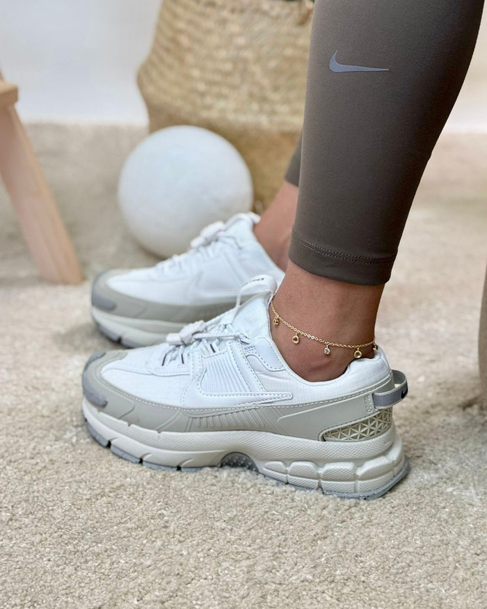 Nike Zoom Vomero Roam “Beige” look 1